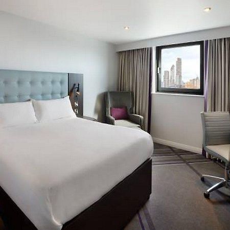 Premier Inn Premier Inn Witney Esterno foto