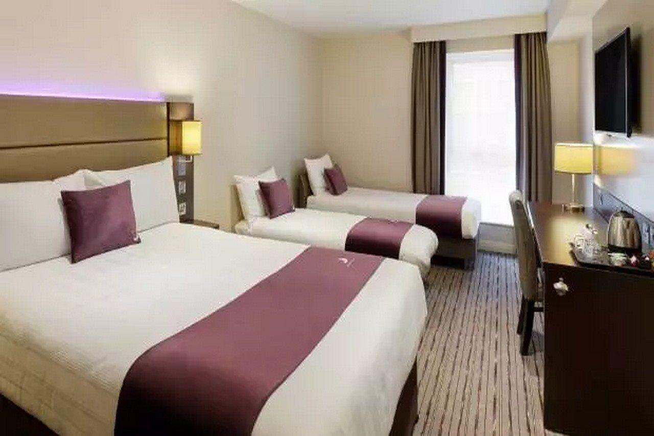 Premier Inn Premier Inn Witney Esterno foto