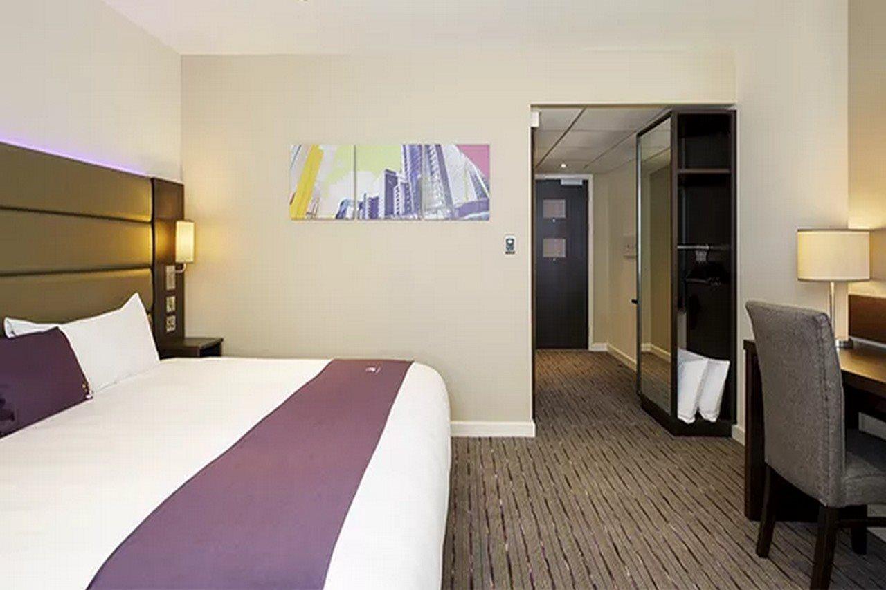 Premier Inn Premier Inn Witney Esterno foto