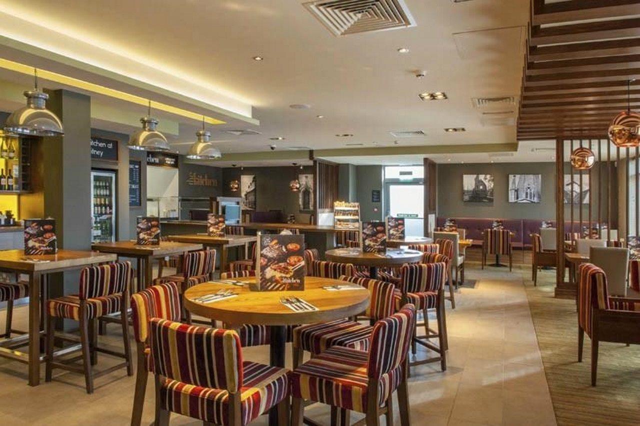 Premier Inn Premier Inn Witney Esterno foto